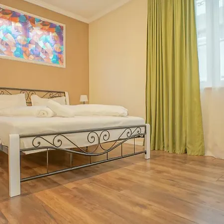 Cn2i Luxury Accommodation/maior Cranta Apartment Brasov